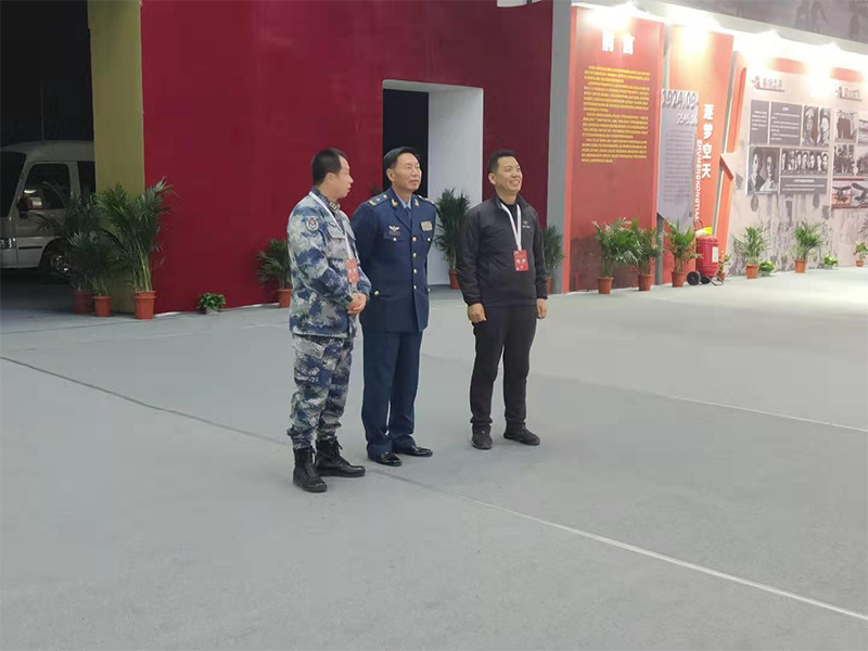 2019年10月16日 王樹(shù)武陪同空軍趙鵬敏副參謀張 、空軍訓練局張處長(cháng)參觀(guān)航空展.png